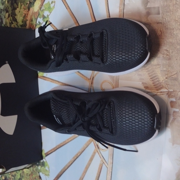 UNDER armour charged pursuit 2 shoes size 8 - Picture 2 of 4